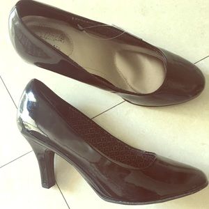 NWT Black patent work pumps